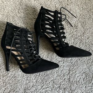 Black Pointed Enclosed Toe Heel